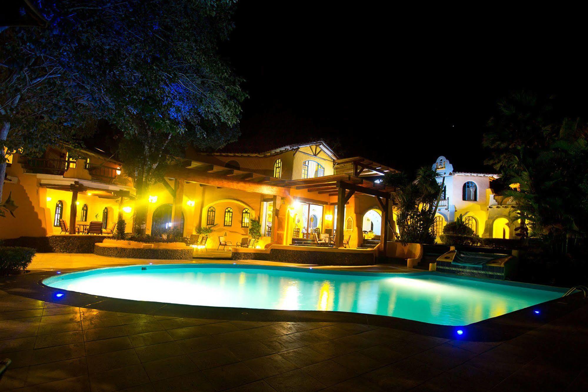 Mantaraya Hotel 3*